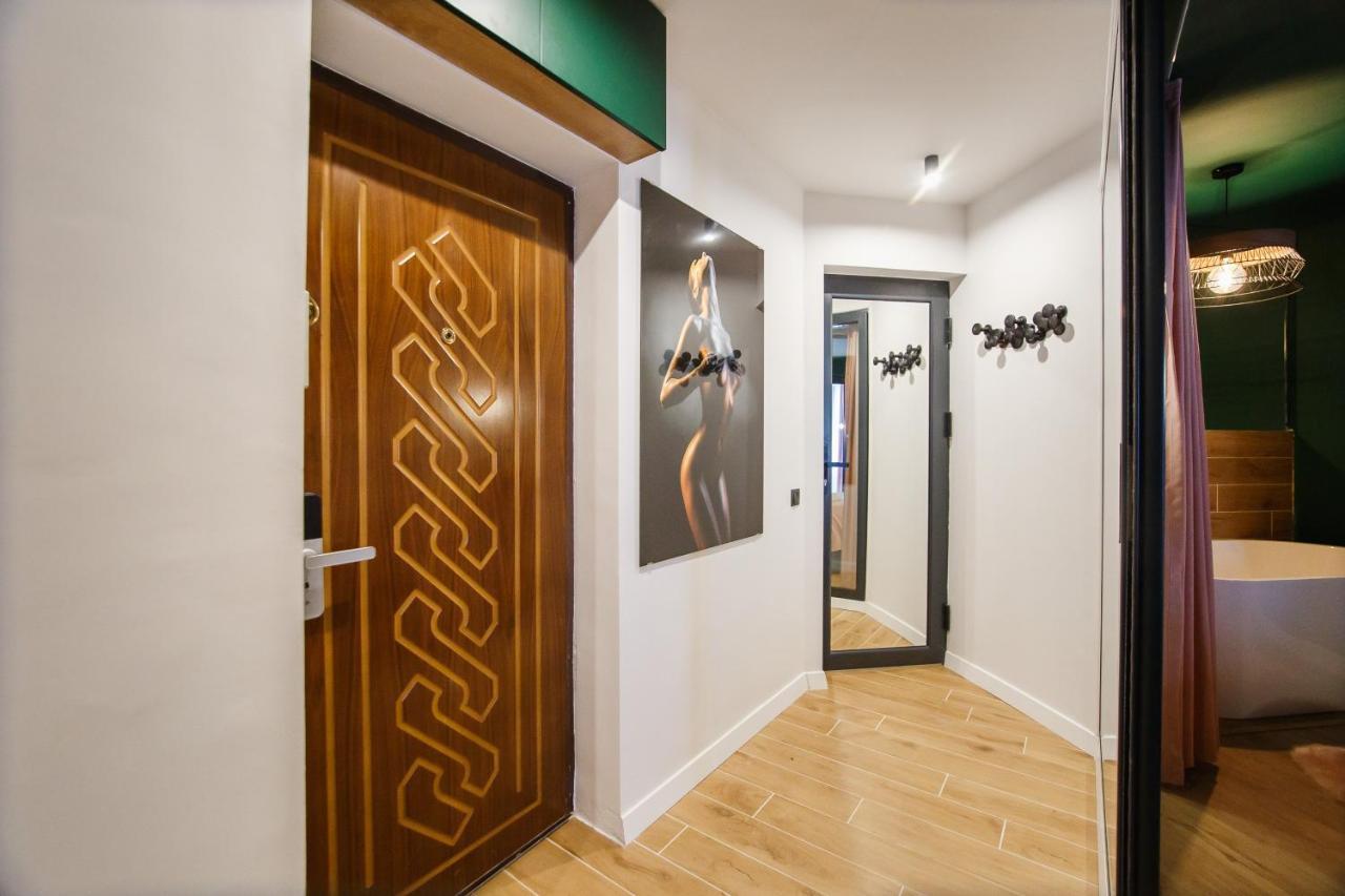 Green Velvet City Retreat Oradea Extérieur photo