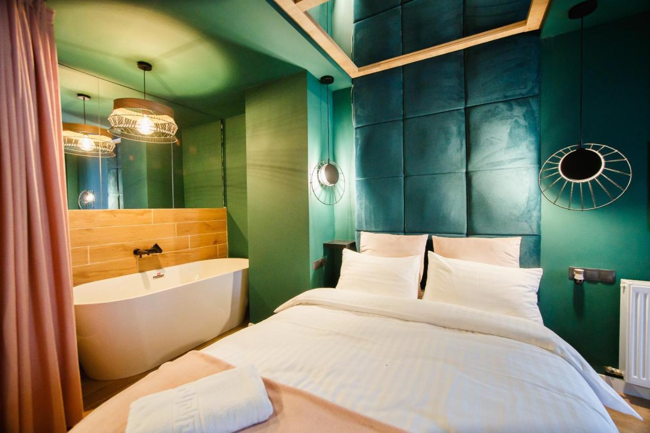 Green Velvet City Retreat Oradea Extérieur photo