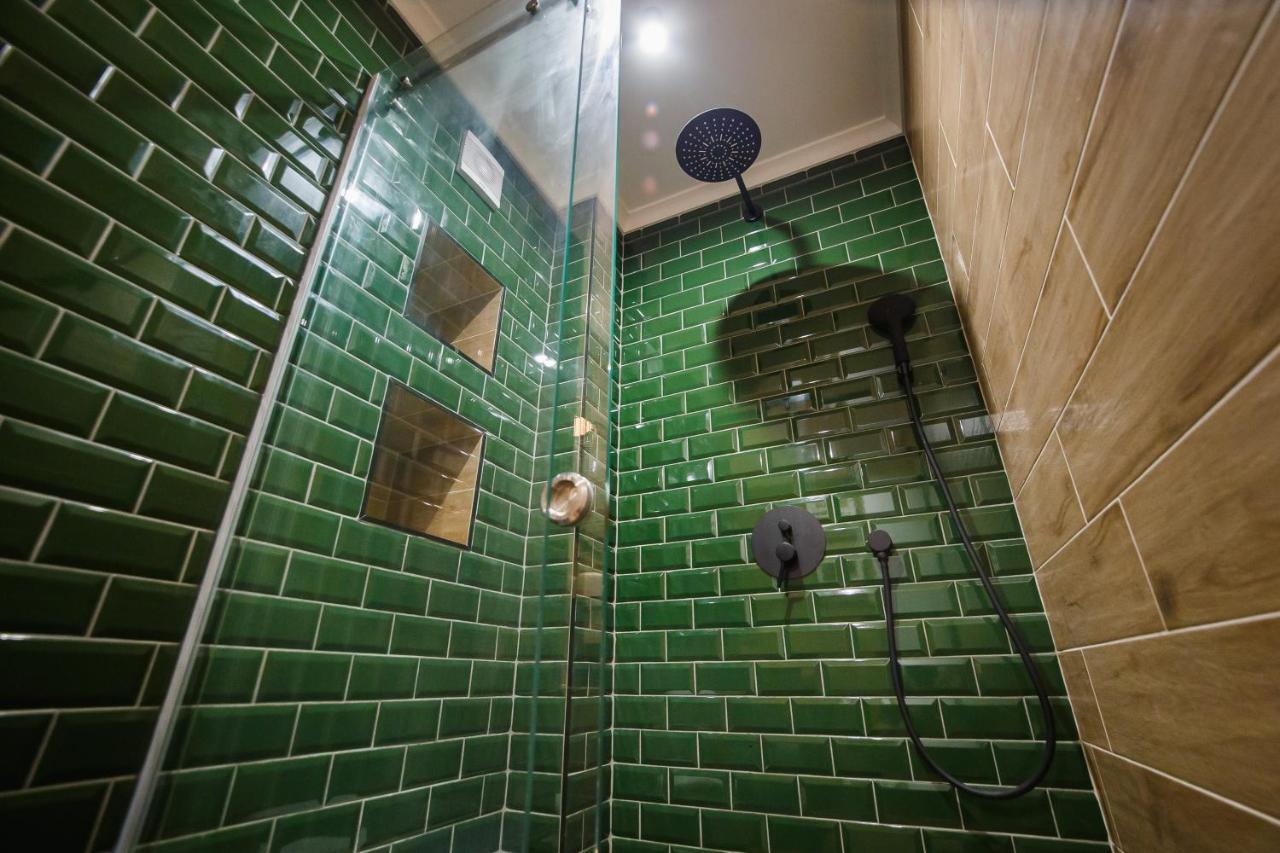 Green Velvet City Retreat Oradea Extérieur photo